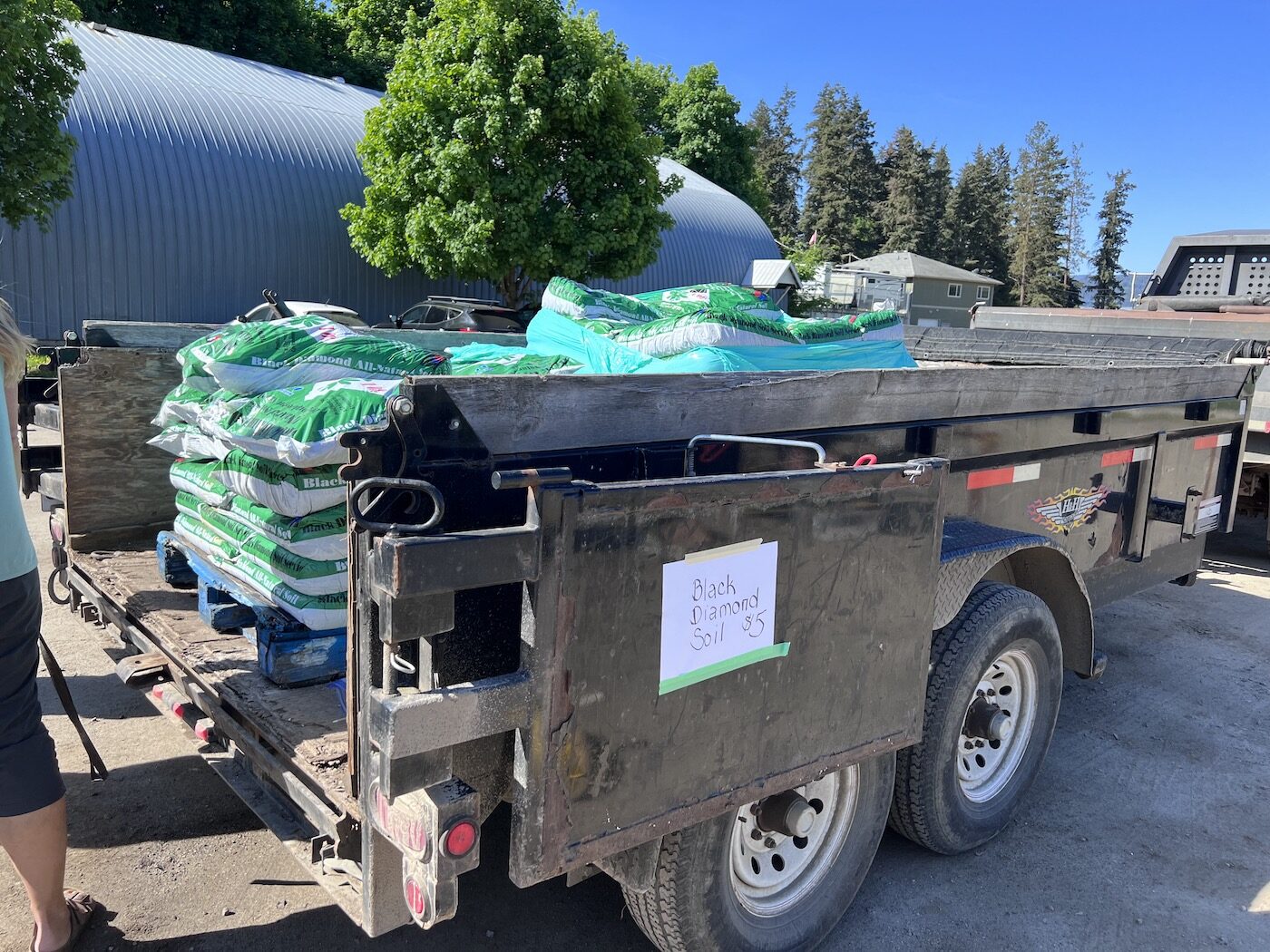 black diamond soil trailer